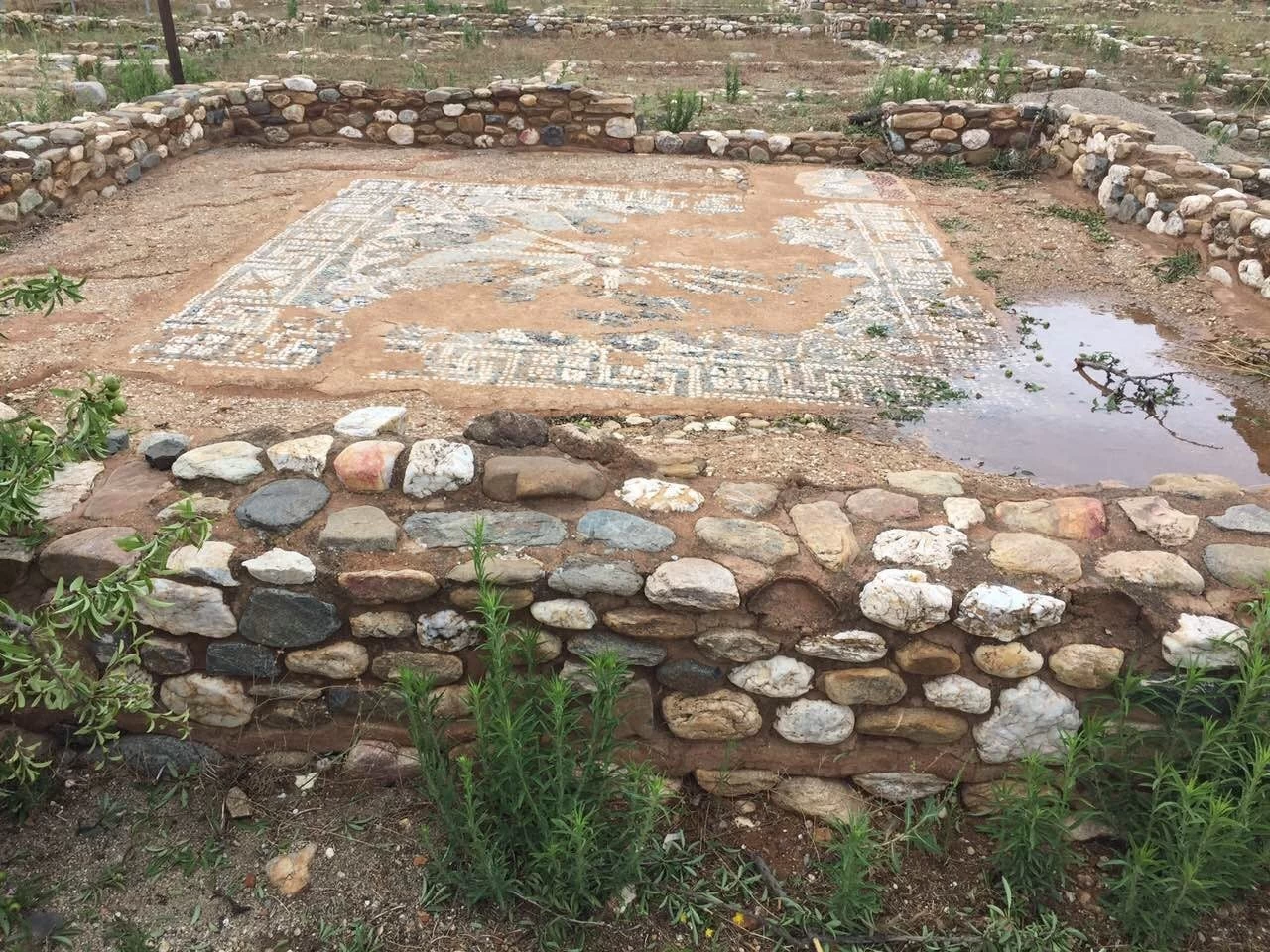 Χαλκιδική: Κατεστραμμένες στέγες και πεσμένα δέντρα σε μνημεία και αρχαιολογικούς χώρους (εικόνες)